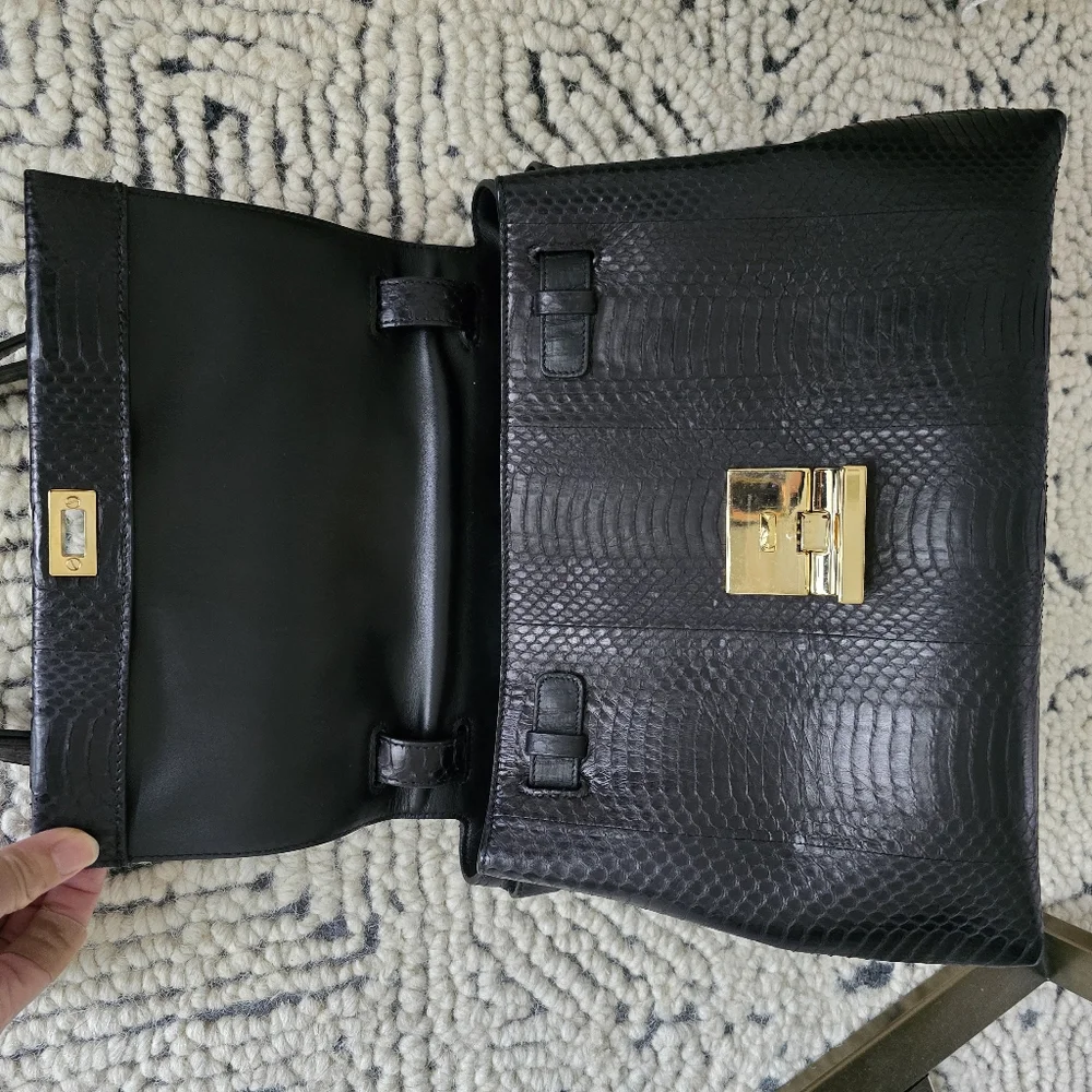 ๐ Salvatore Ferragamo Authentic Black Python Bag - Picture 9 of 15